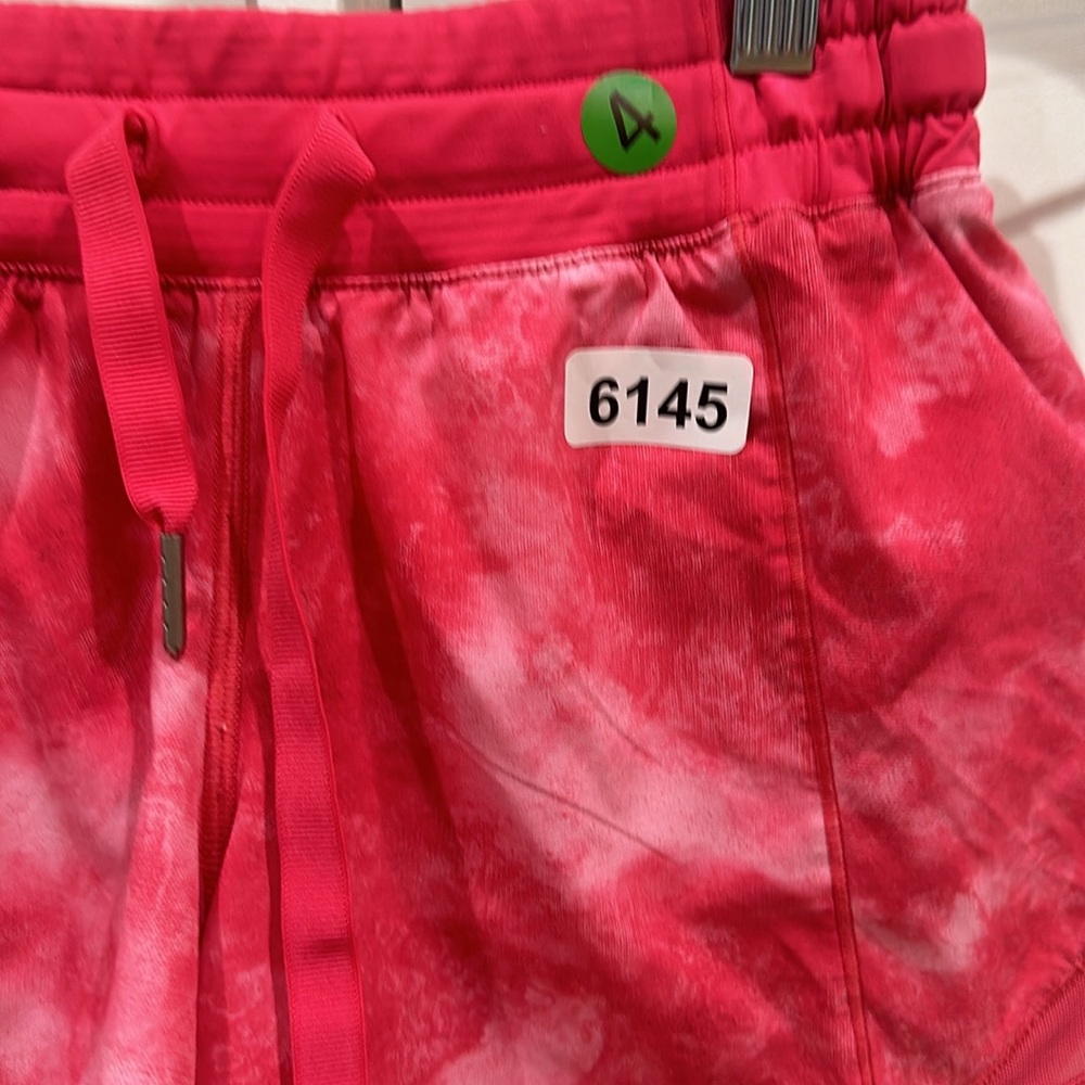 (6145) Hotty Hot HR Lined Short 4" - Sz 4 *LOVED * EUC - Picture 6 of 8